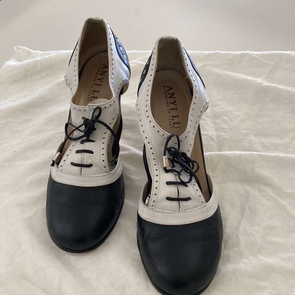 Spectator style 3 inch heel shoe. Made in Italy leather upper